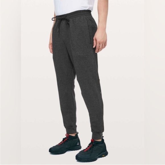 Lululemon Men’s At Ease Jogger Size Small - Picture 1 of 12